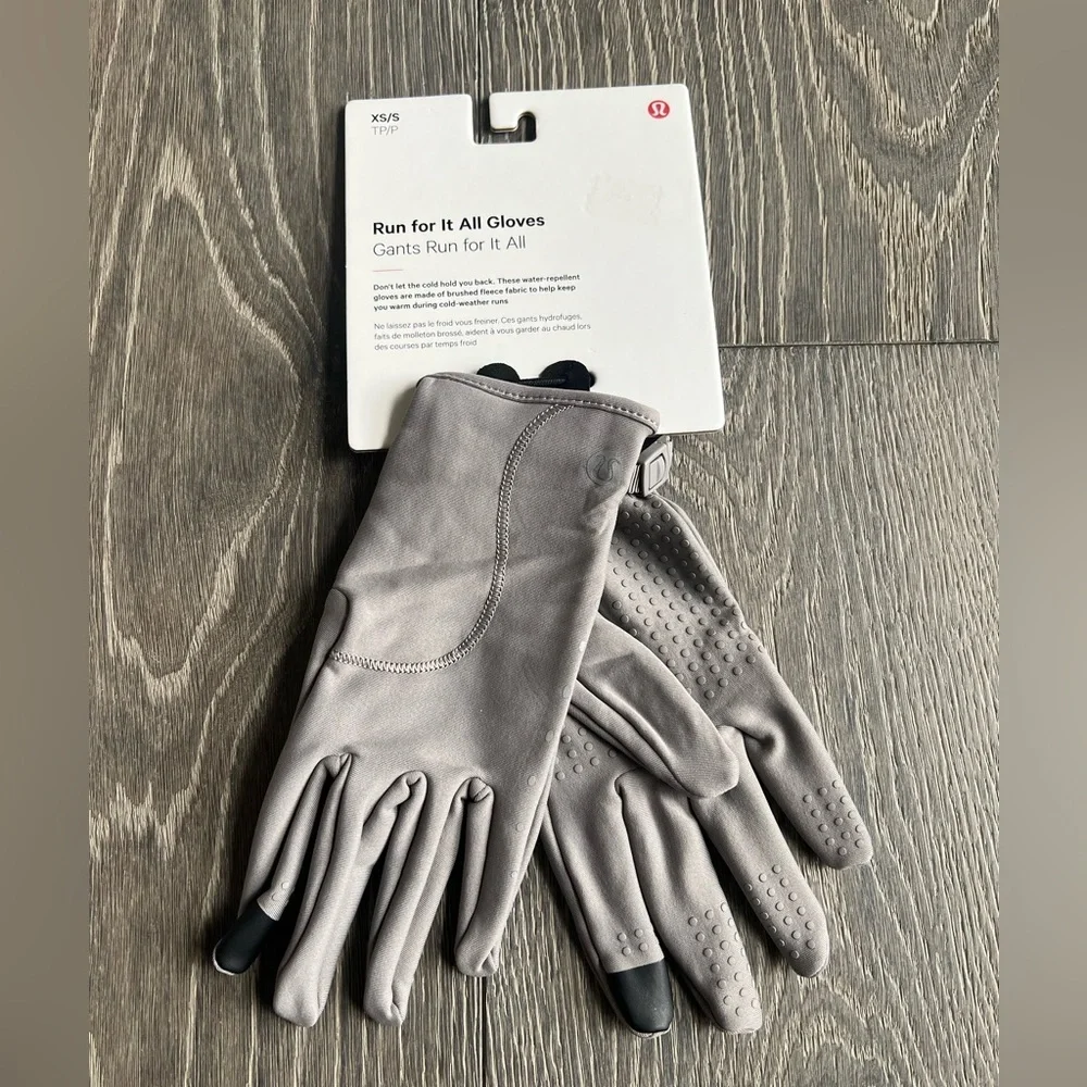 Lululemon Run for It All Gloves in Gull Grey